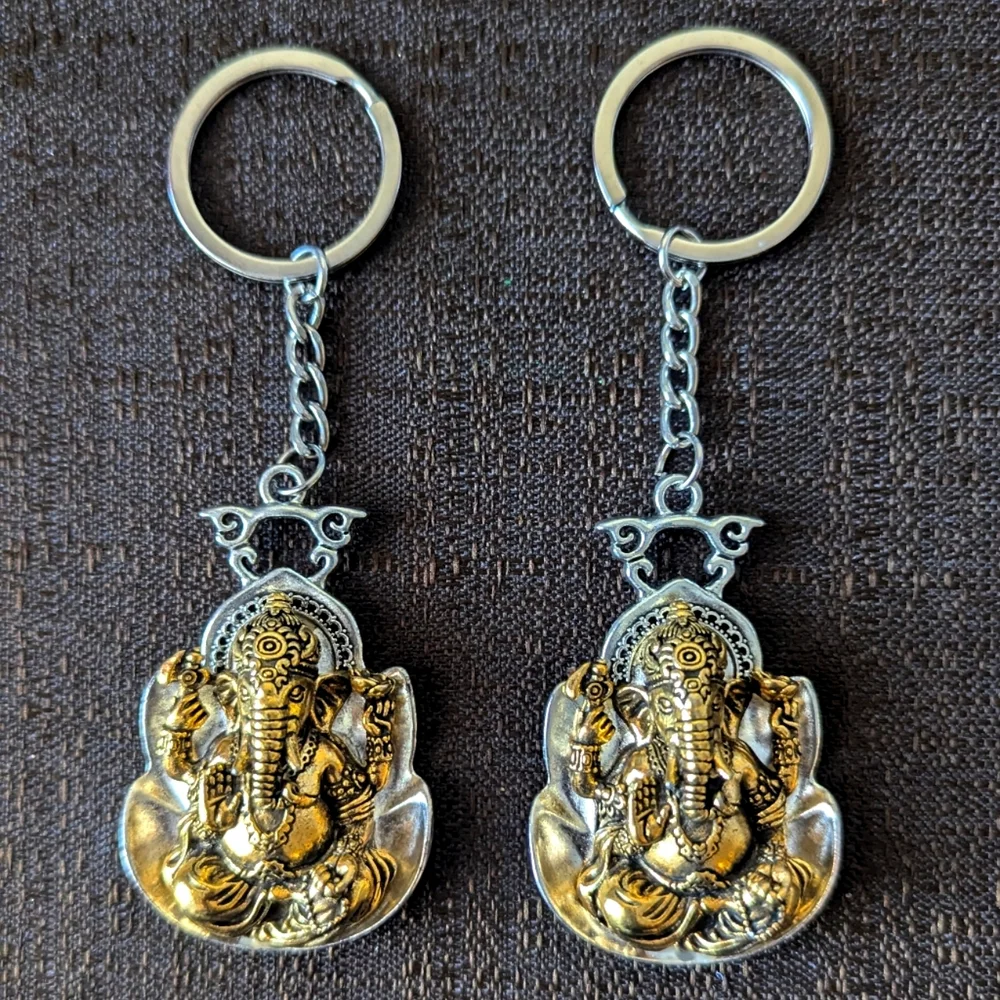 A Pair  Of Lord Ganesha Key chains For Couples. New without Tags - Picture 2 of 4